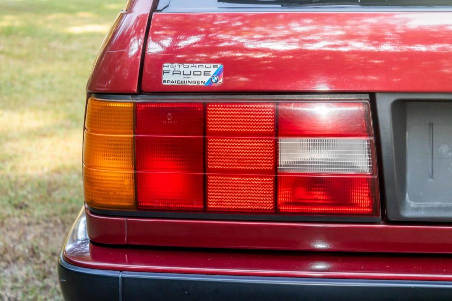Детали экстерьера BMW 324td Touring (E30) 1991 года  (NA) (фото 21 из 94)